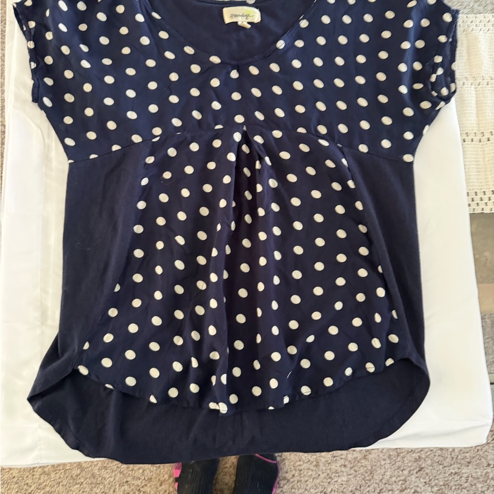 Women’s Navy Polka Dot Cap Sleeve Top size Medium